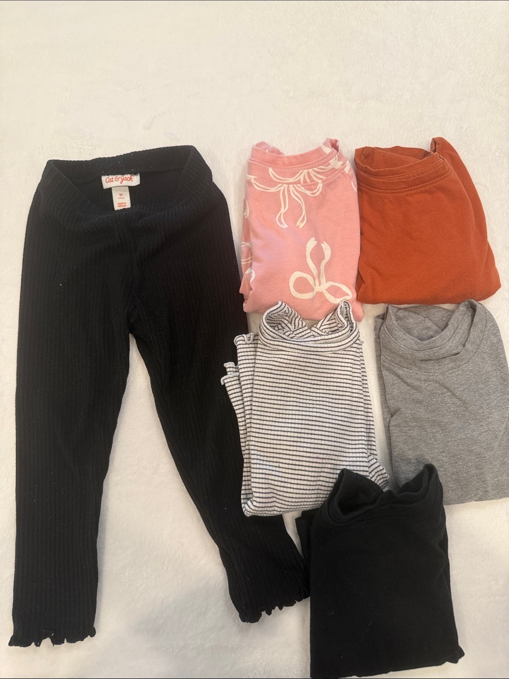 Cat & Jack Set of Long-Sleeve Tees and Black Rib-Knit Kids Leggings